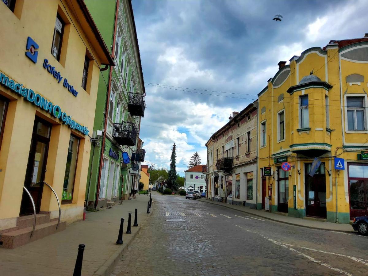 Hotel Sissy Vendeghaz Tîrgu Secuiesc Zewnętrze zdjęcie