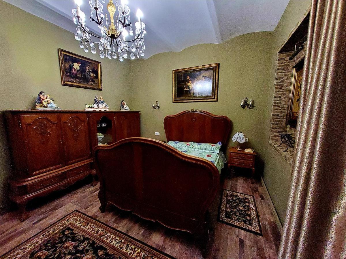 Hotel Sissy Vendeghaz Tîrgu Secuiesc Zewnętrze zdjęcie