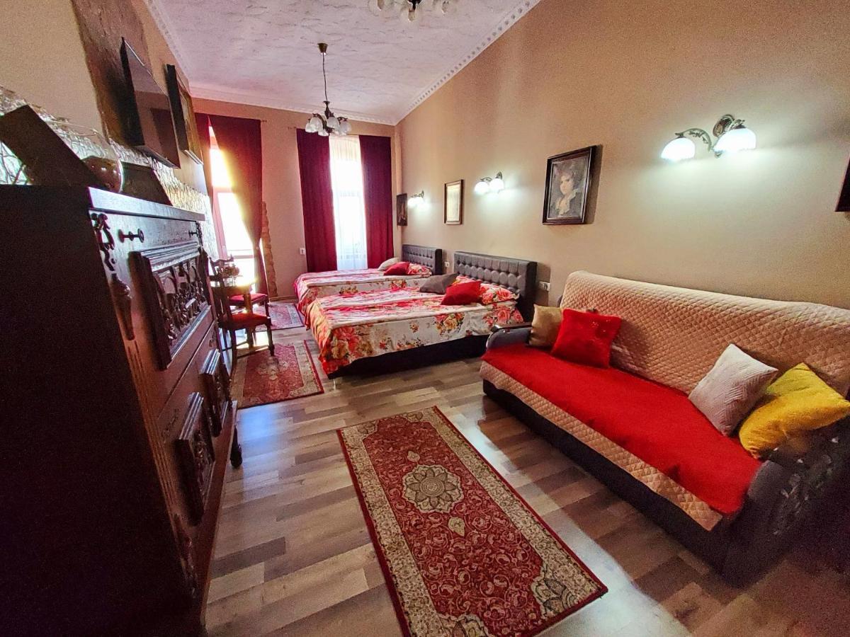 Hotel Sissy Vendeghaz Tîrgu Secuiesc Zewnętrze zdjęcie